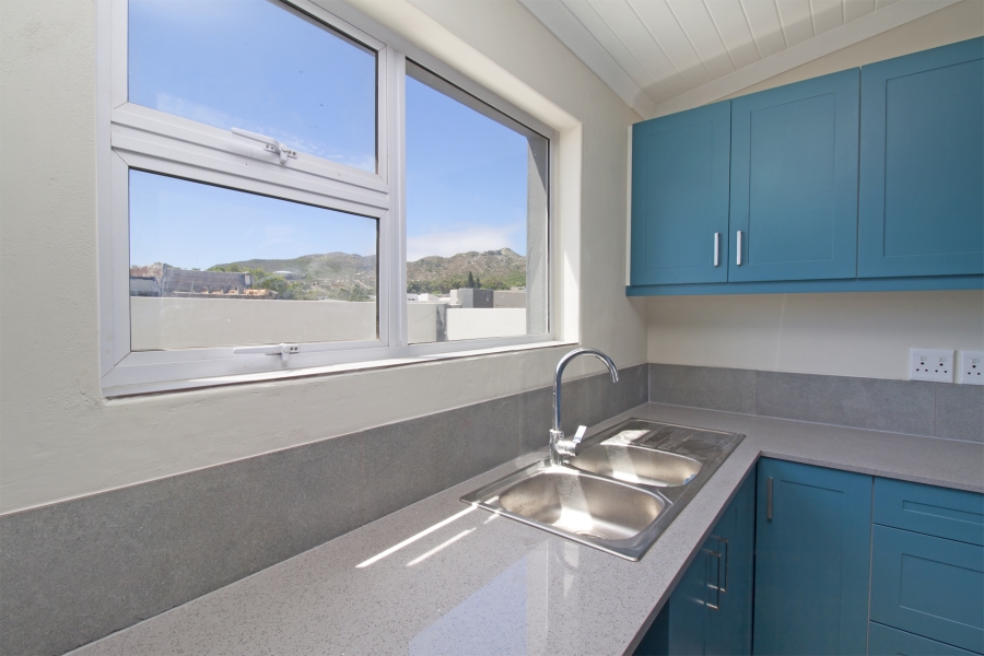 To Let 2 Bedroom Property for Rent in Capri Western Cape